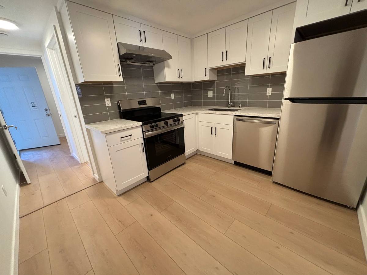 Apartment for rent at 1408 Shafter Ave #1, San Francisco, CA 94124