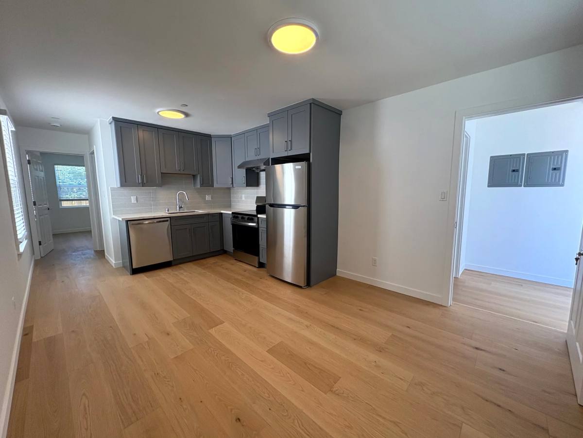 Apartment for rent at 1408 Shafter Ave #1, San Francisco, CA 94124