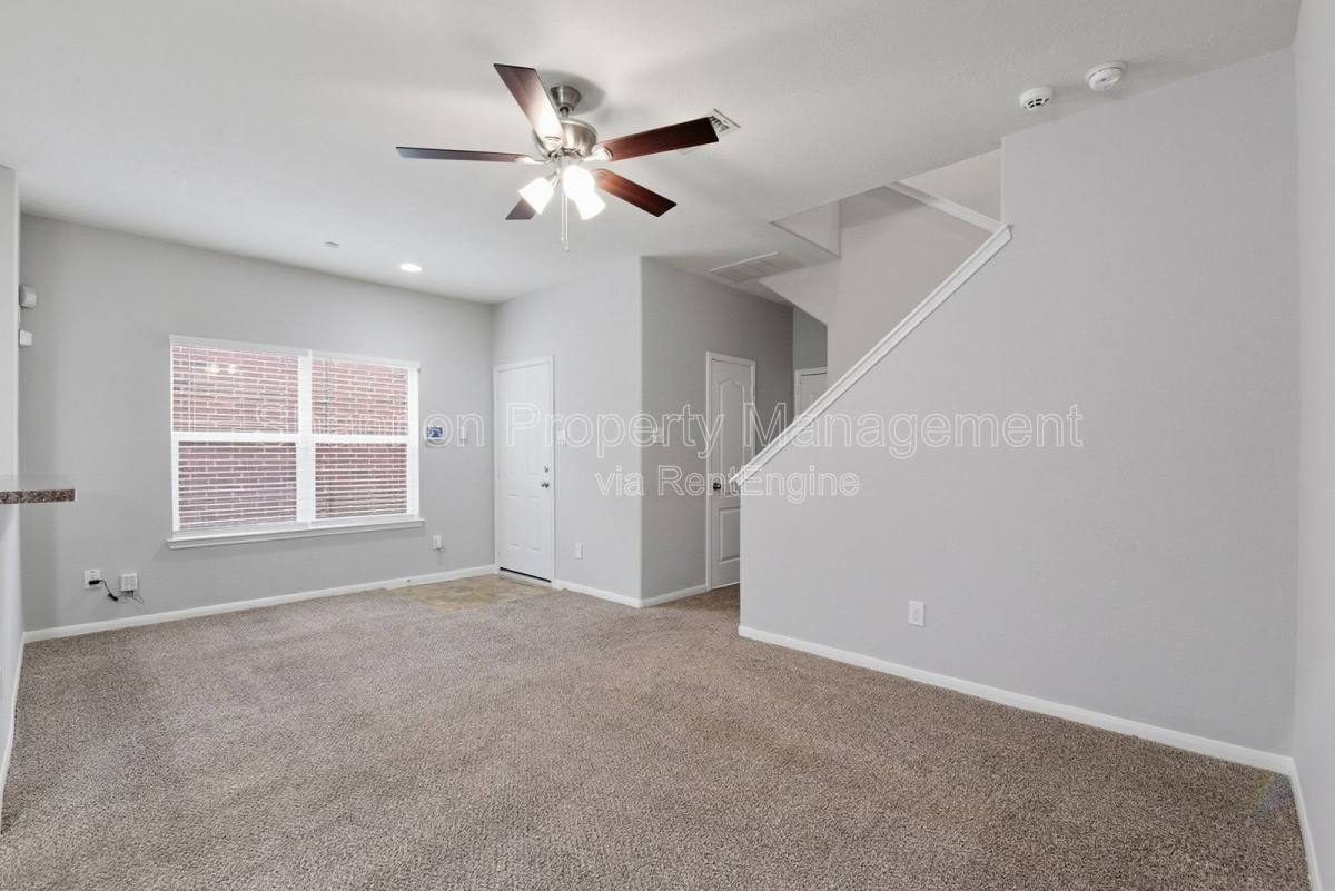 House for rent at 17142 Amarose Dr, Houston, TX 77090