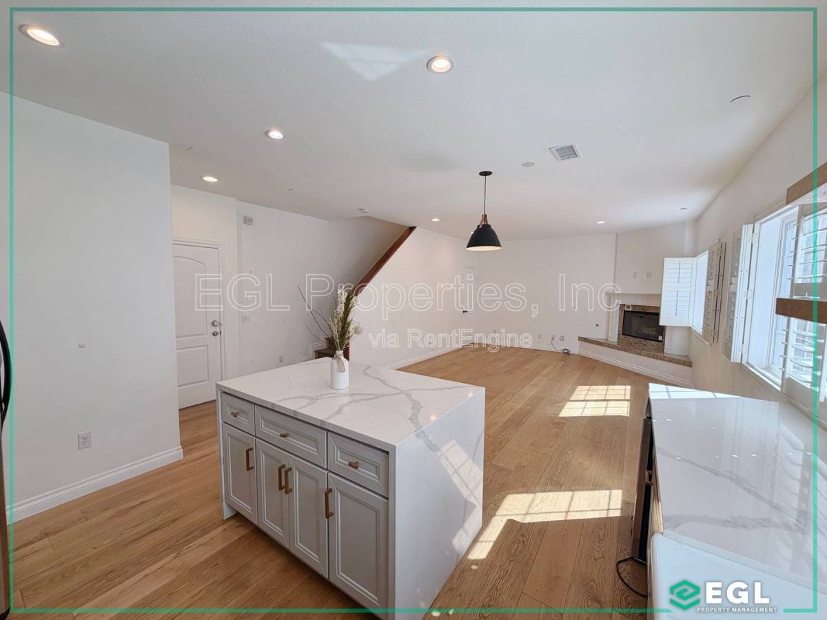 Apartment for rent at 1521 S Hayworth Ave #102, Los Angeles, CA 90035