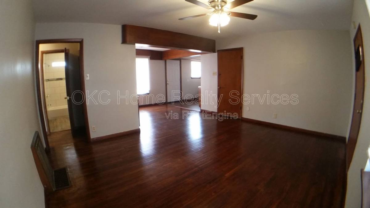 House for rent at 630 SE 21st St, Oklahoma City, OK 73129
