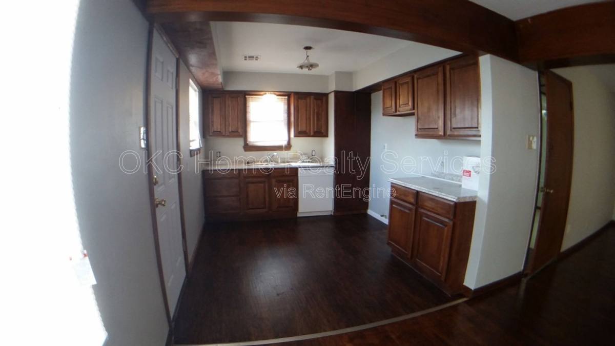 House for rent at 630 SE 21st St, Oklahoma City, OK 73129