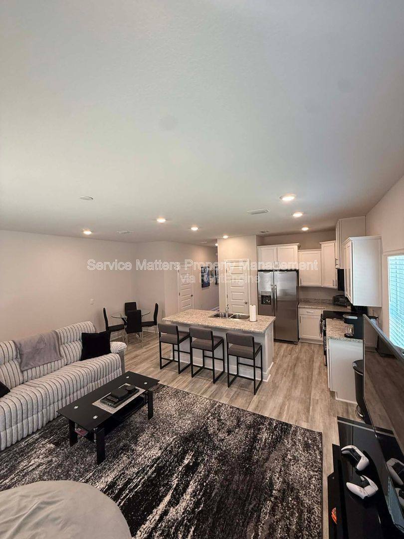 Townhouse for rent at 1401 Maritime Dr, Pensacola, FL 32507