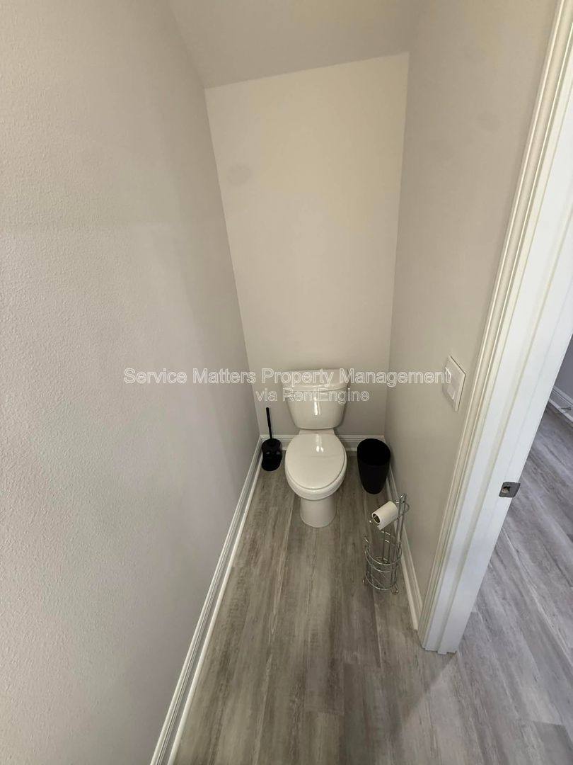 Townhouse for rent at 1401 Maritime Dr, Pensacola, FL 32507
