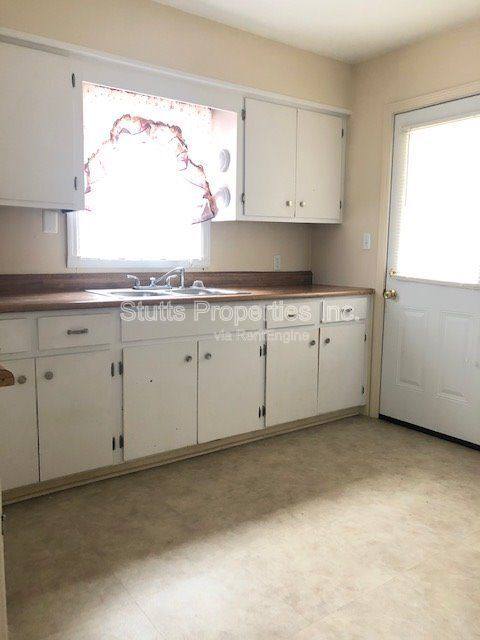 House for rent at 1938 Shade Ave, Florence, AL 35630