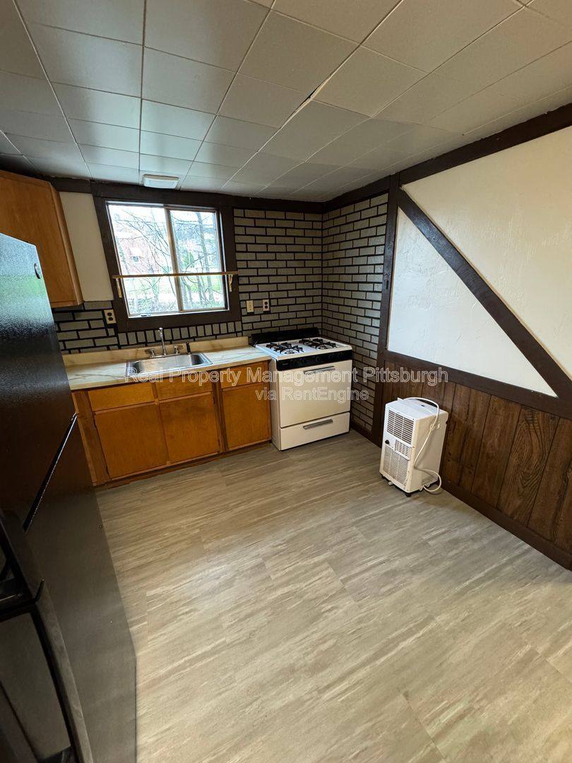 House for rent at 2837 Capitol St, McKeesport, PA 15131