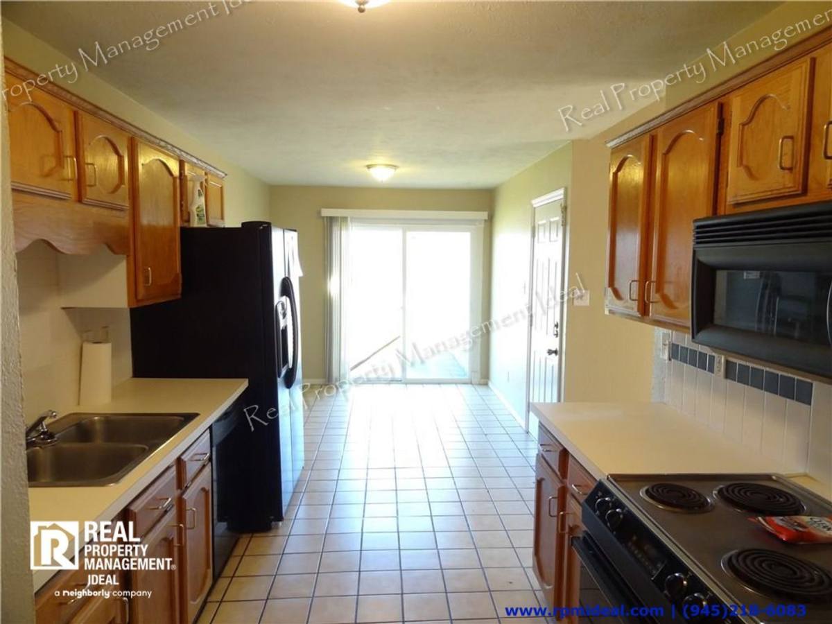 House for rent at 7712 Underwood Dr, The Colony, TX 75056