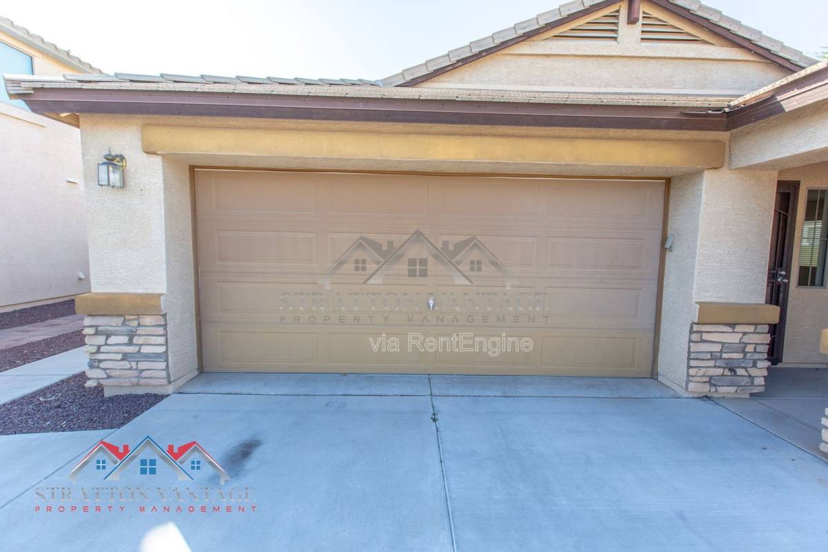 House for rent at 9096 N 97th Dr, Peoria, AZ 85345