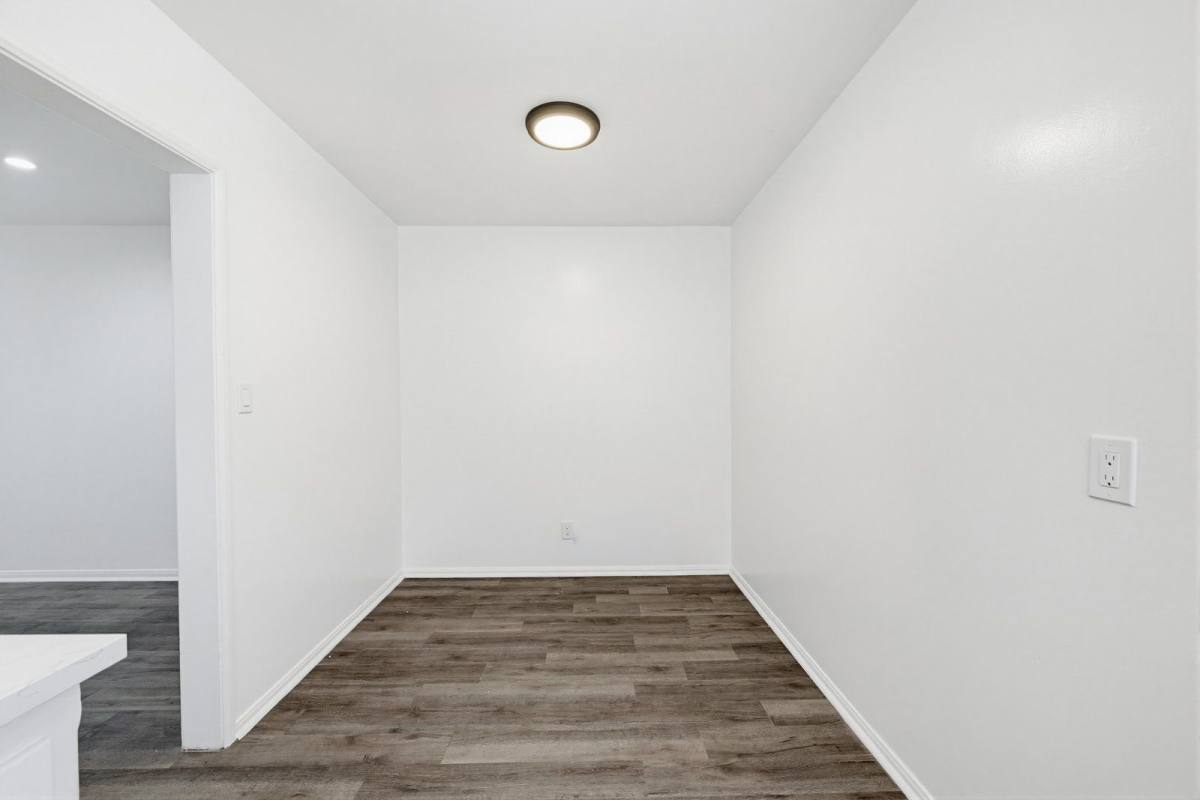 Apartment for rent at 4264 W Broadway #C, Hawthorne, CA 90250