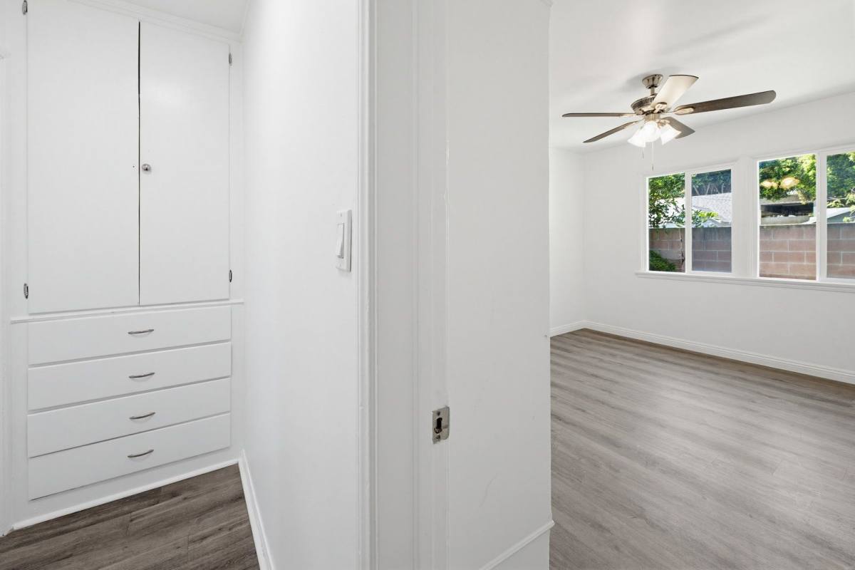 Apartment for rent at 4264 W Broadway #C, Hawthorne, CA 90250