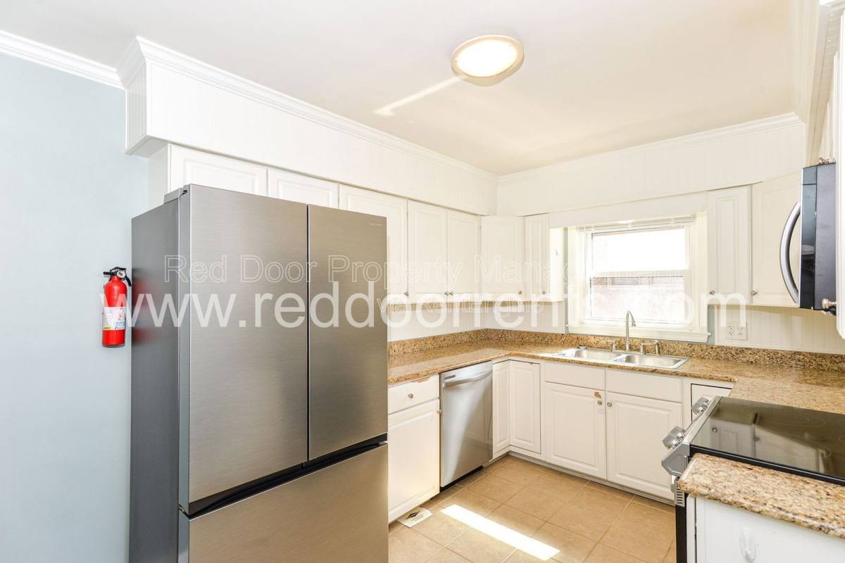 House for rent at 4930 N Illinois St, Indianapolis, IN 46208