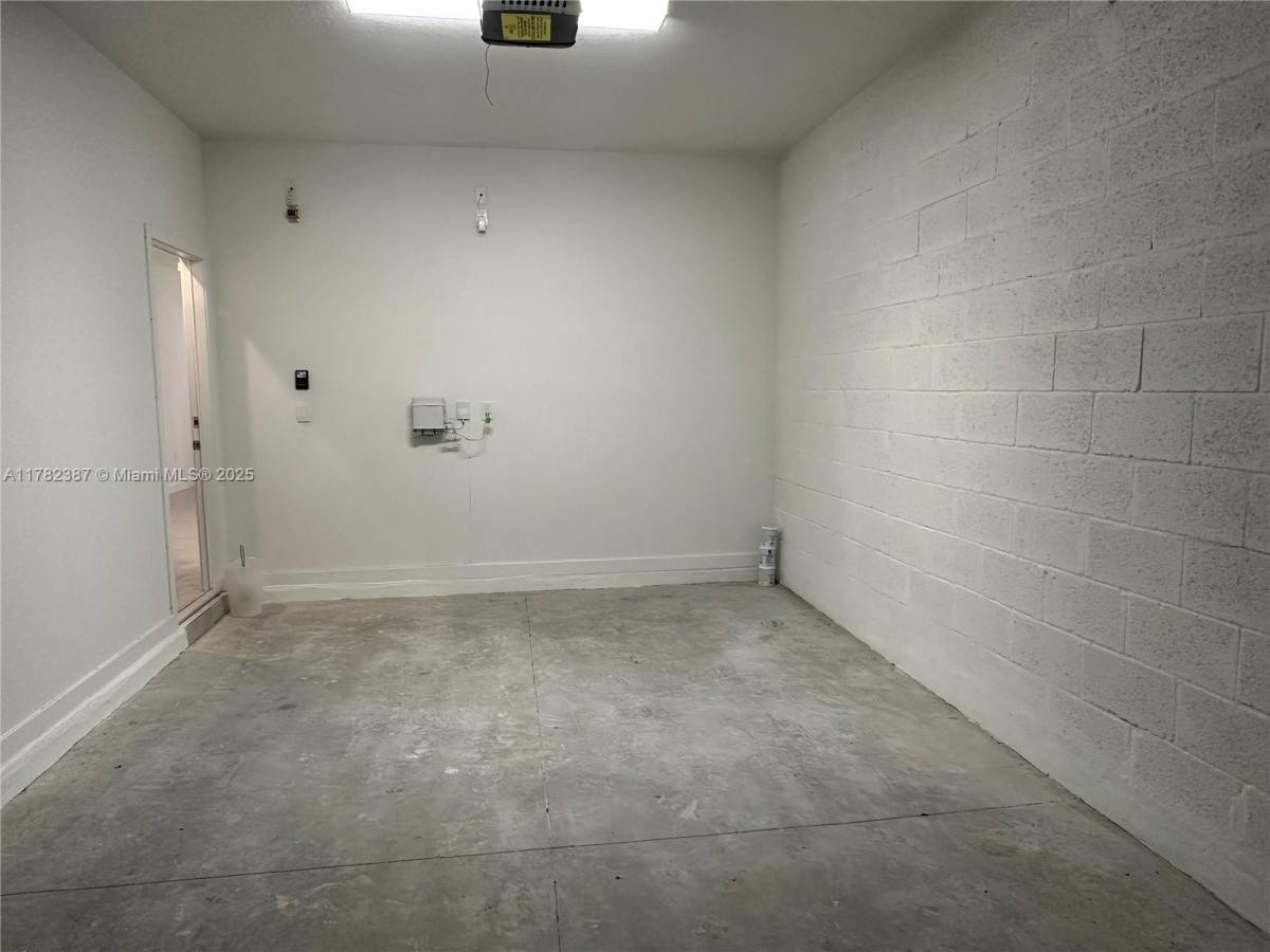 Townhouse for rent at 822 SW 11th Terrace, Homestead, FL 33034