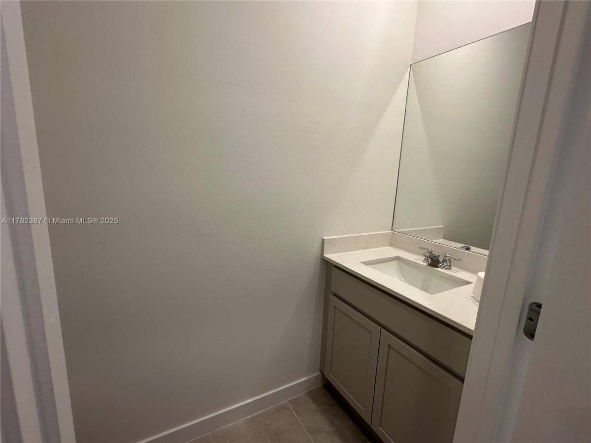 Townhouse for rent at 822 SW 11th Terrace, Homestead, FL 33034