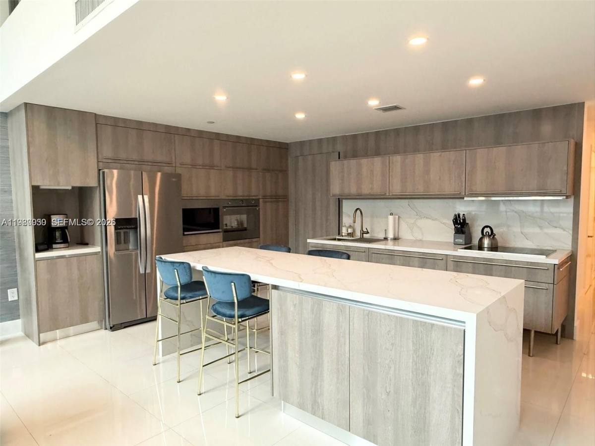Apartment for rent at 6000 Collins Ave #334, Miami Beach, FL 33140