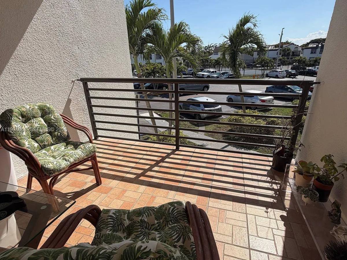 Apartment for rent at 9715 Fontainebleau Blvd, Miami, FL 33172