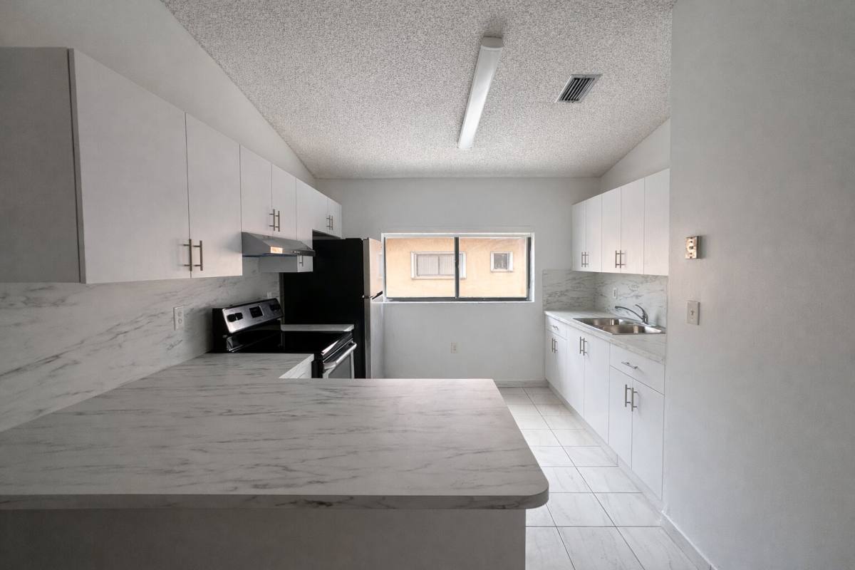 Condo for rent at 7891 W 29th Way, Hialeah, FL 33018