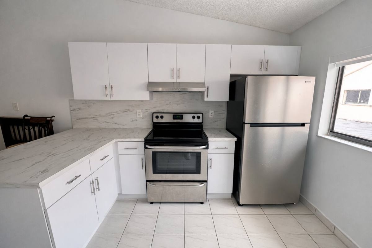 Condo for rent at 7891 W 29th Way, Hialeah, FL 33018