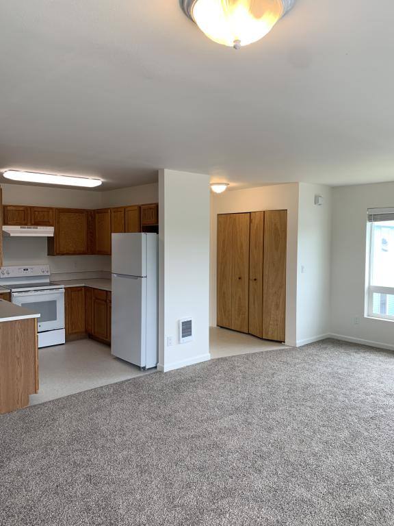 Apartment for rent at 231 NW 3rd St #2, Newport, OR 97365