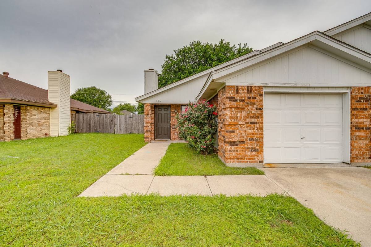 House for rent at 926 Irene St, Burleson, TX 76028