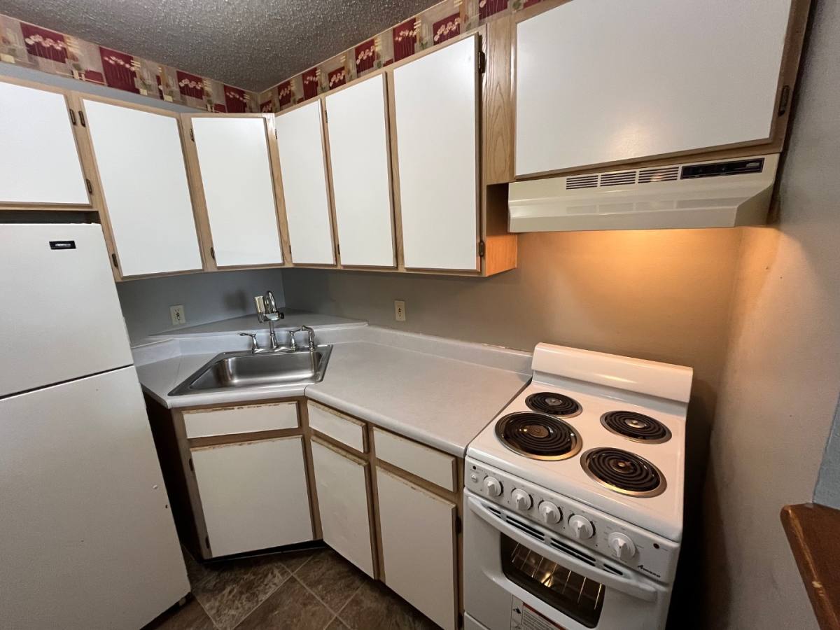 Apartment for rent at 1302 S 11th St #7, Oskaloosa, IA 52577