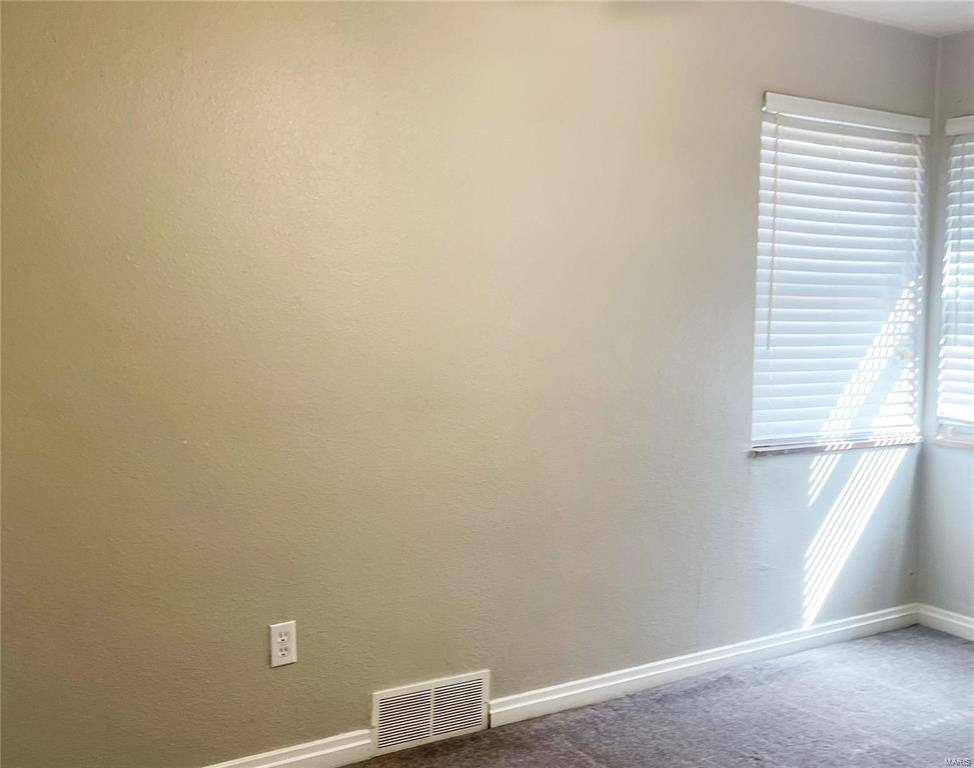 House for rent at 5116 Deville Ave, Saint Louis, MO 63119