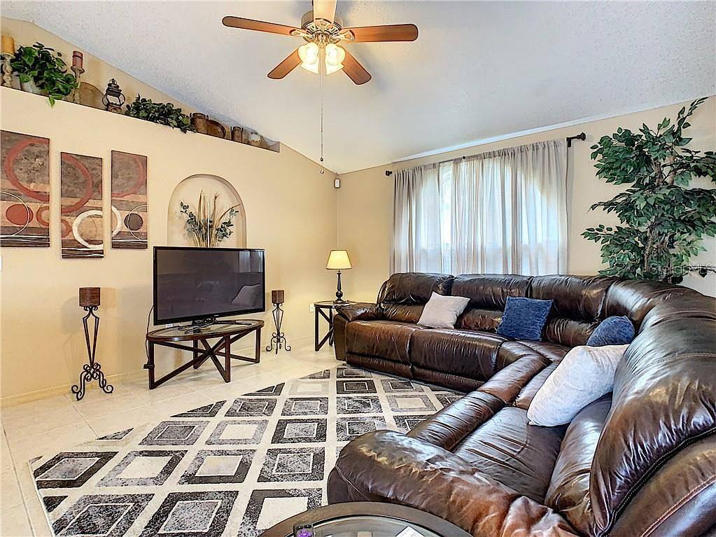 House for rent at 513 Bent Oak Loop, Davenport, FL 33837