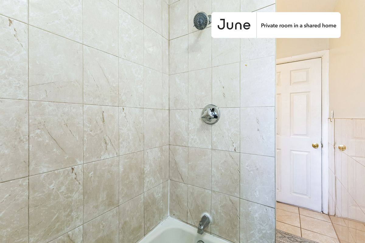 Apartment for rent at 175 River St E, Cambridge, MA 02139