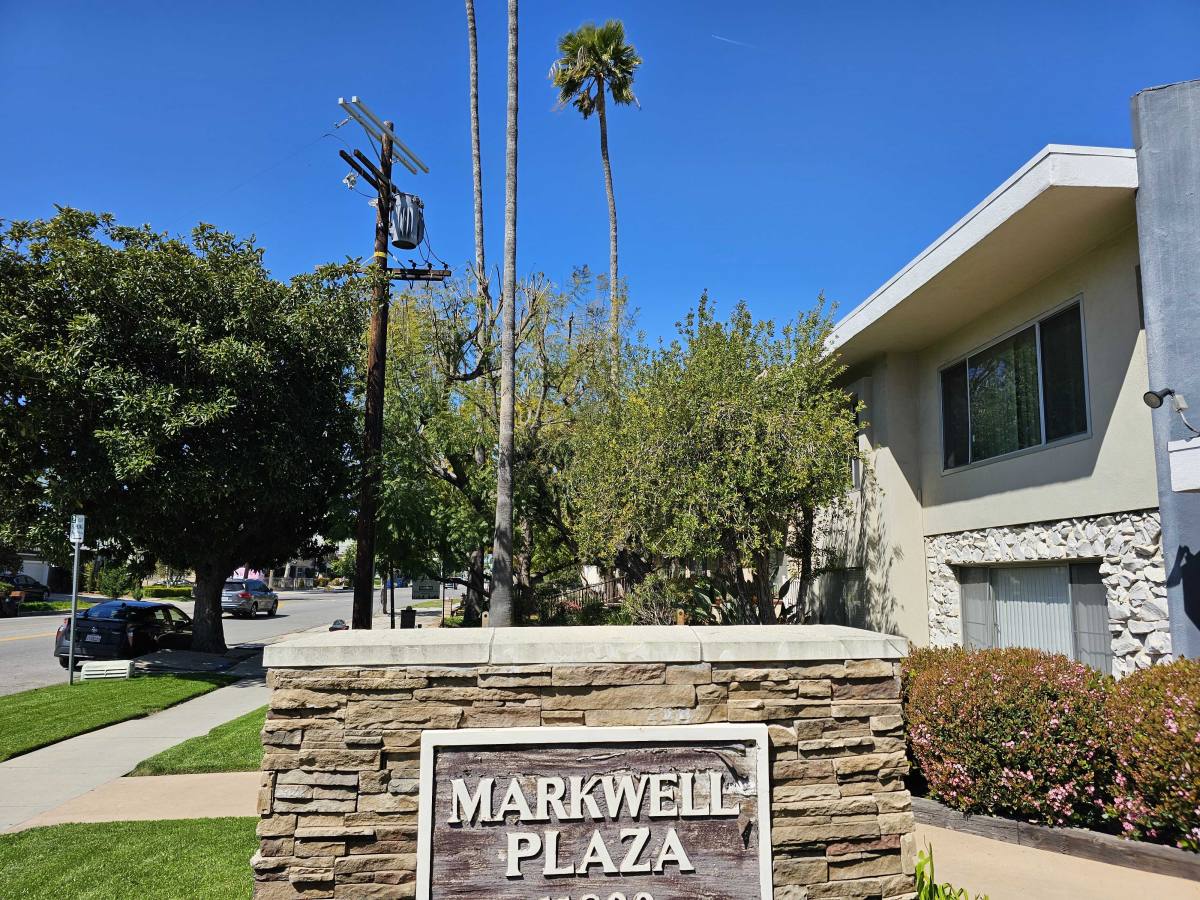 Apartment for rent at 11839 Magnolia Blvd #26, Valley Village, CA 91607