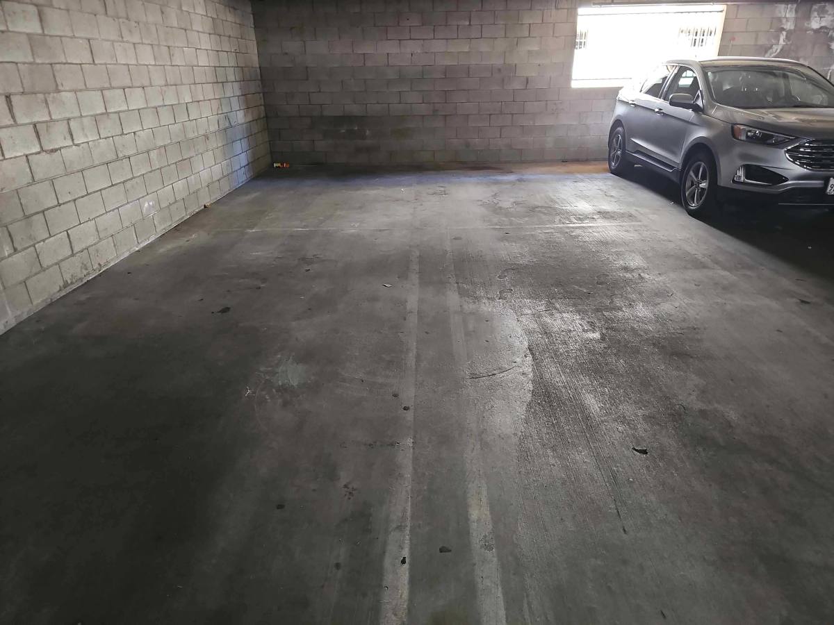 Apartment for rent at 11469 Collins St #210, North Hollywood, CA 91601