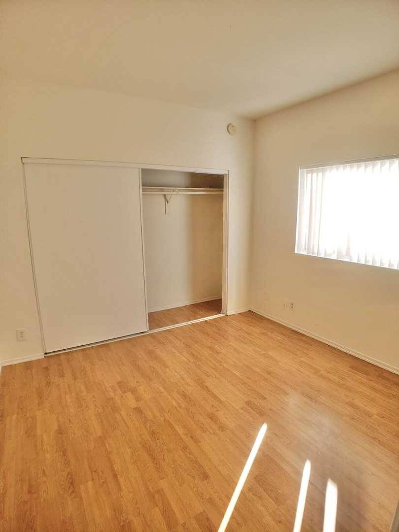 Apartment for rent at 11469 Collins St #210, North Hollywood, CA 91601