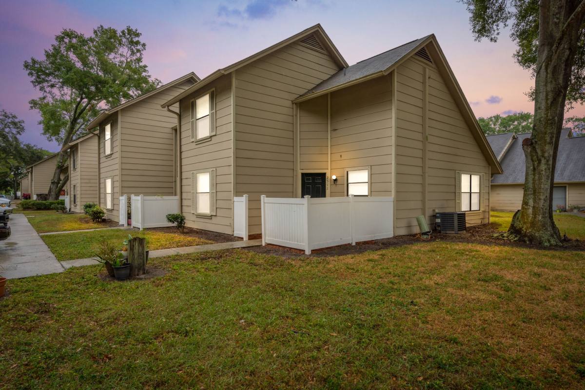 Townhouse for rent at 8016 N Saint Peter Ave, Tampa, FL 33614