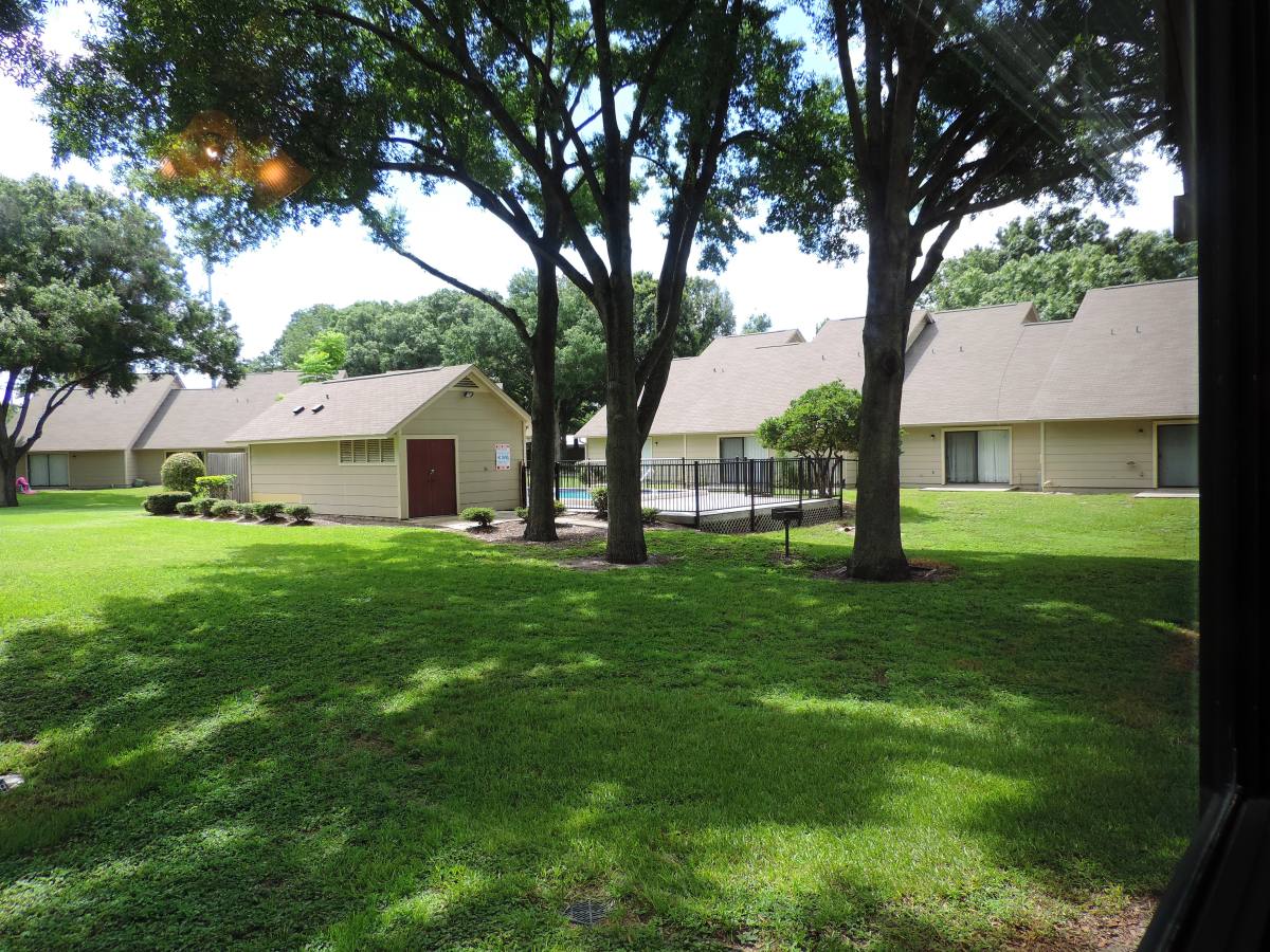 Townhouse for rent at 2570 W Bird St, Tampa, FL 33614