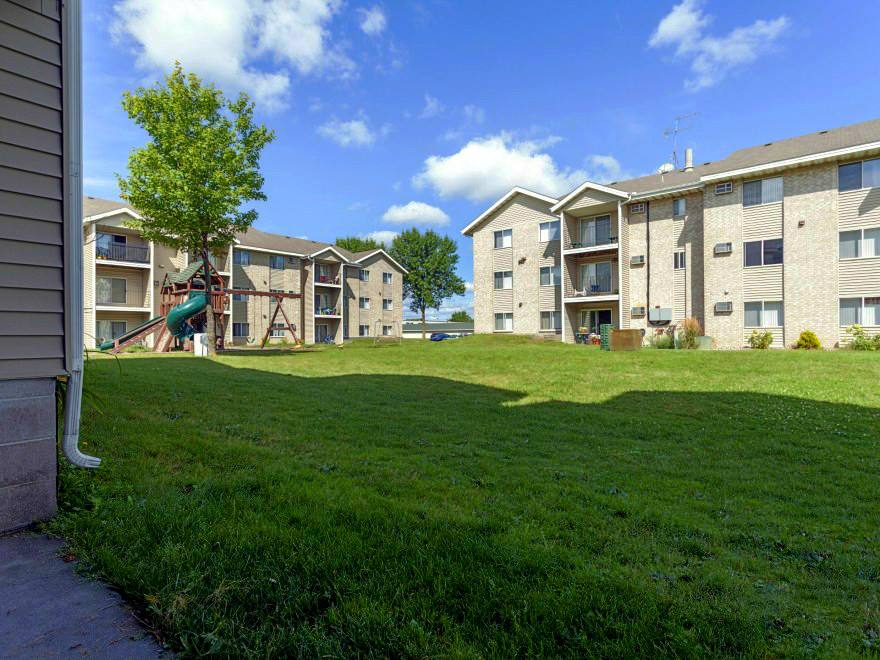 Apartment for rent at 915 6th Ave NE, Buffalo, MN 55313