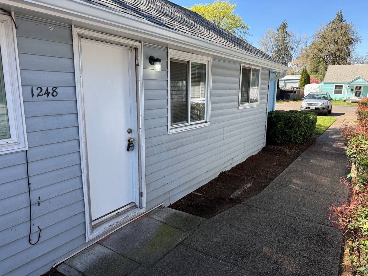 House for rent at 1248 Juniper St, Junction City, OR 97448