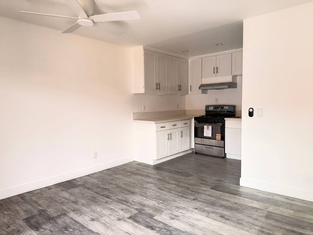 Apartment for rent at 15855 Saticoy, Van Nuys, CA 91406