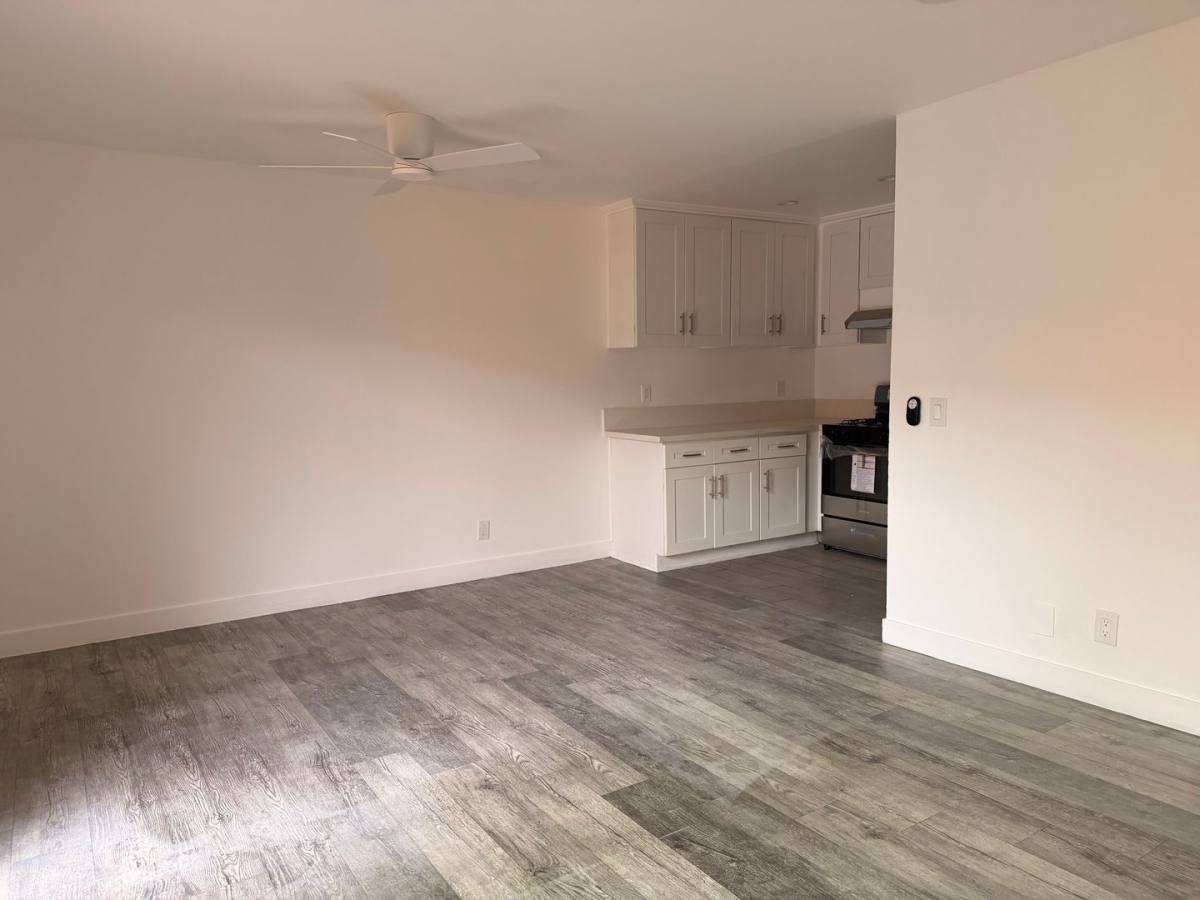 Apartment for rent at 15855 Saticoy, Van Nuys, CA 91406