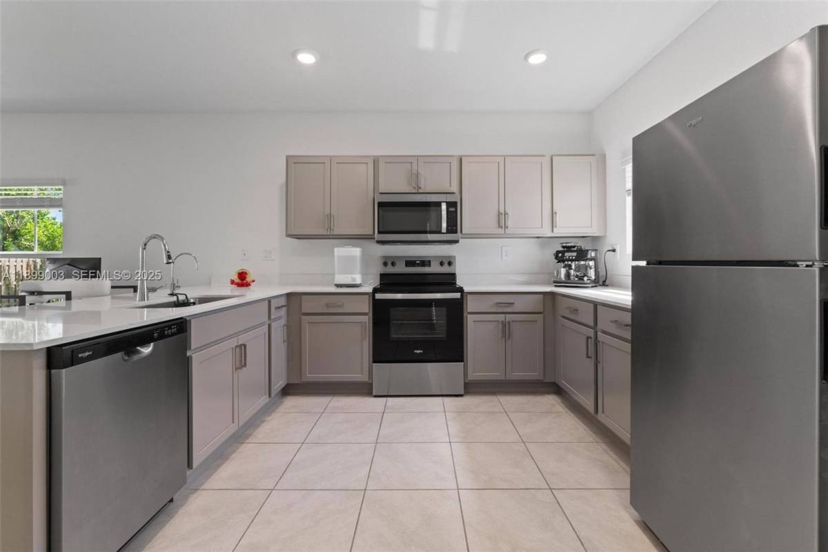 House for rent at 377 NE 1st Dr, Homestead, FL 33034