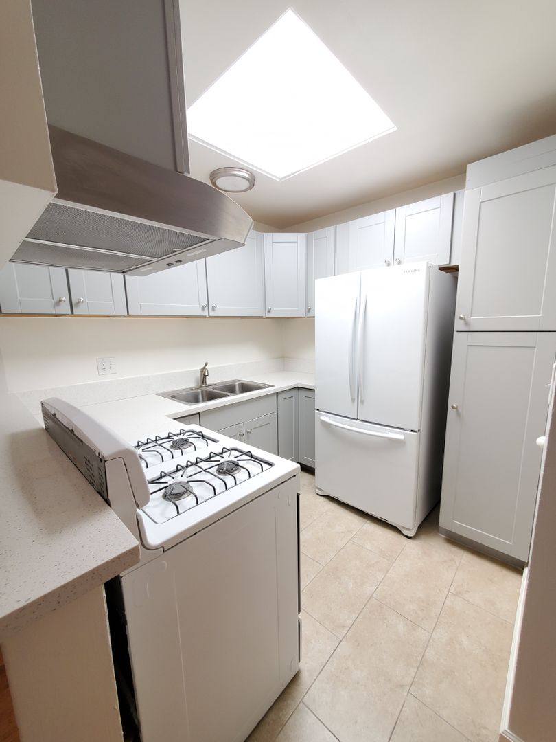 Apartment for rent at 8529 Saturn St, Los Angeles, CA 90035