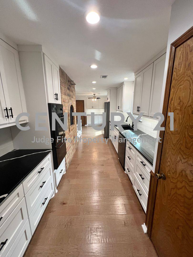 House for rent at 411 High Brook Dr, Richardson, TX 75080