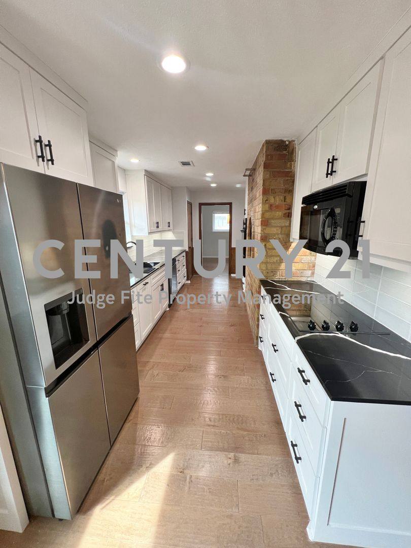 House for rent at 411 High Brook Dr, Richardson, TX 75080