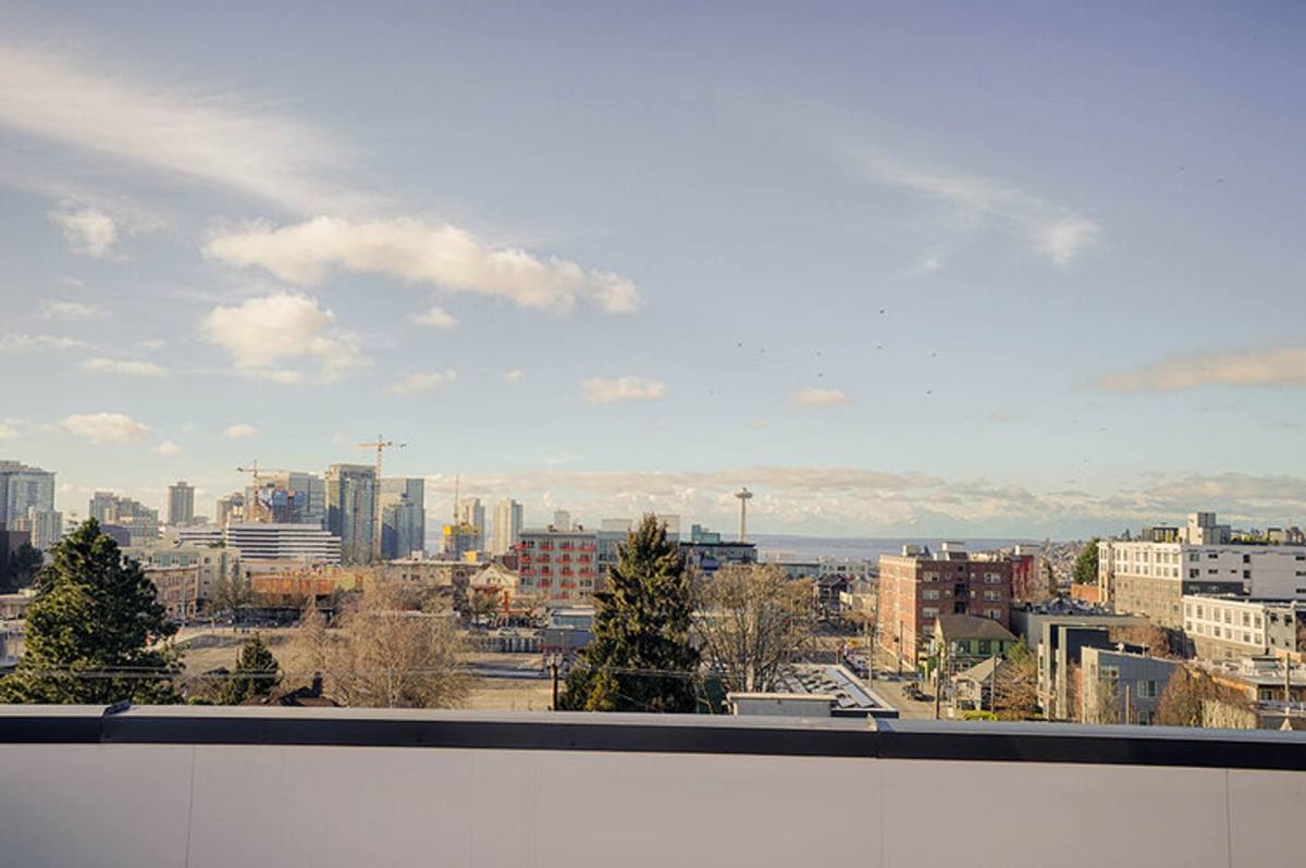 Apartment for rent at 1113 E John St, Seattle, WA 98102