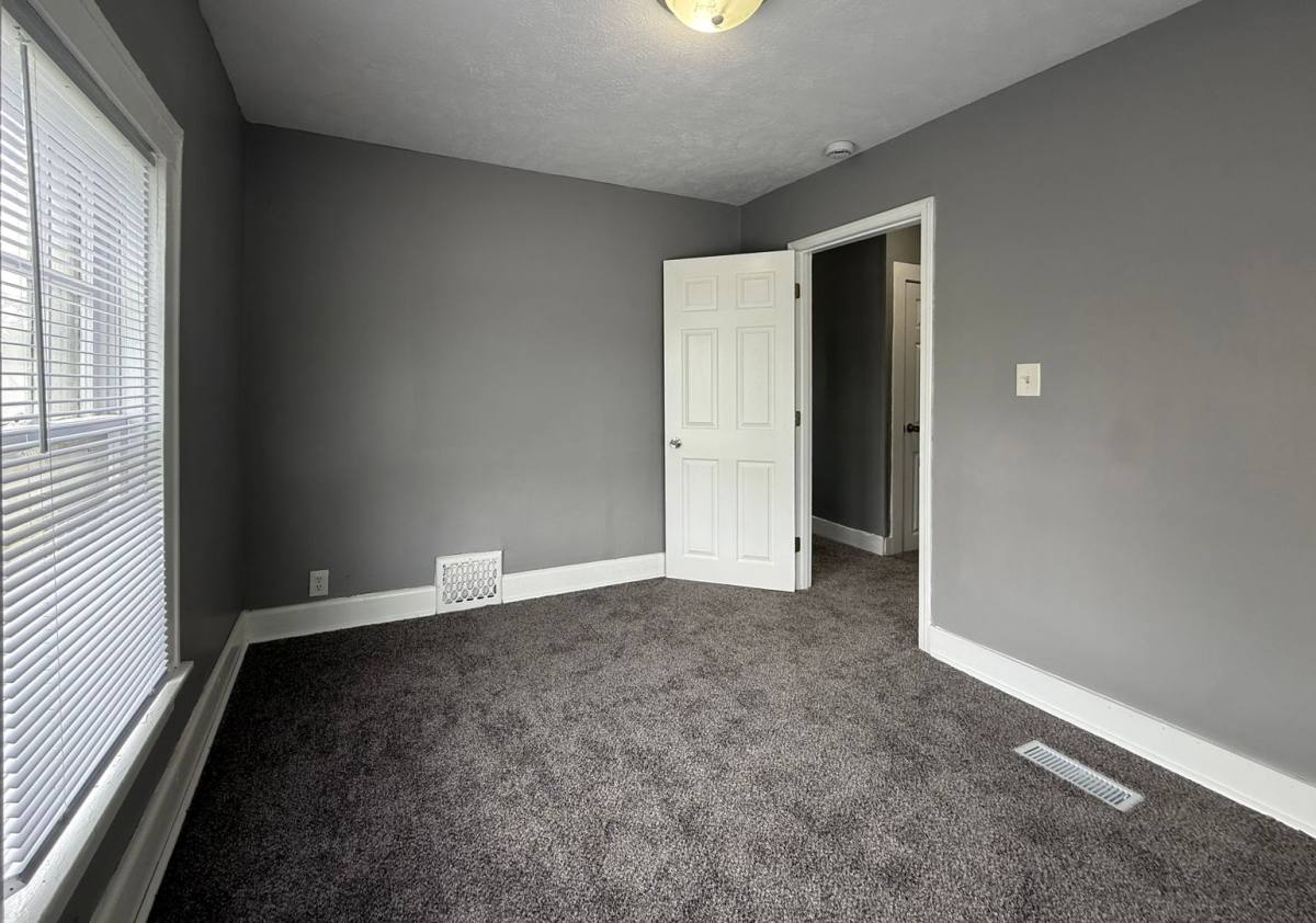 House for rent at 519 S 9th St, Council Bluffs, IA 51501