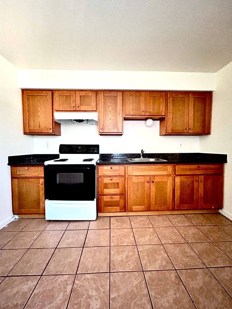 Apartment for rent at 1015 Arcade Blvd, Sacramento, CA 95815