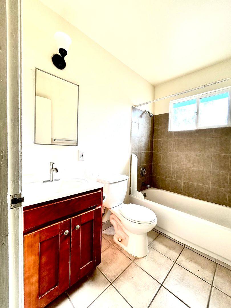 Apartment for rent at 1015 Arcade Blvd, Sacramento, CA 95815