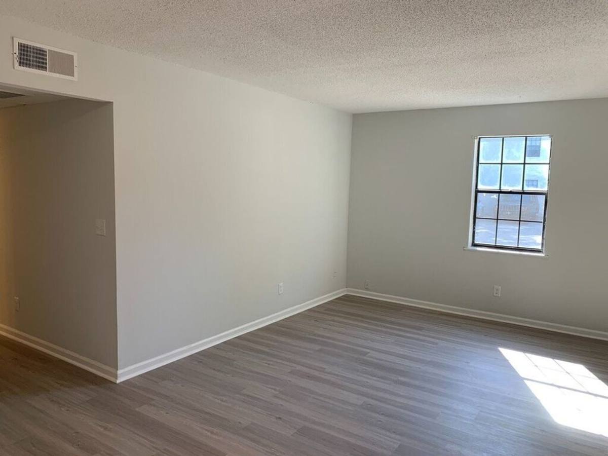 Apartment for rent at 401 E 3rd N St, Summerville, SC 29483