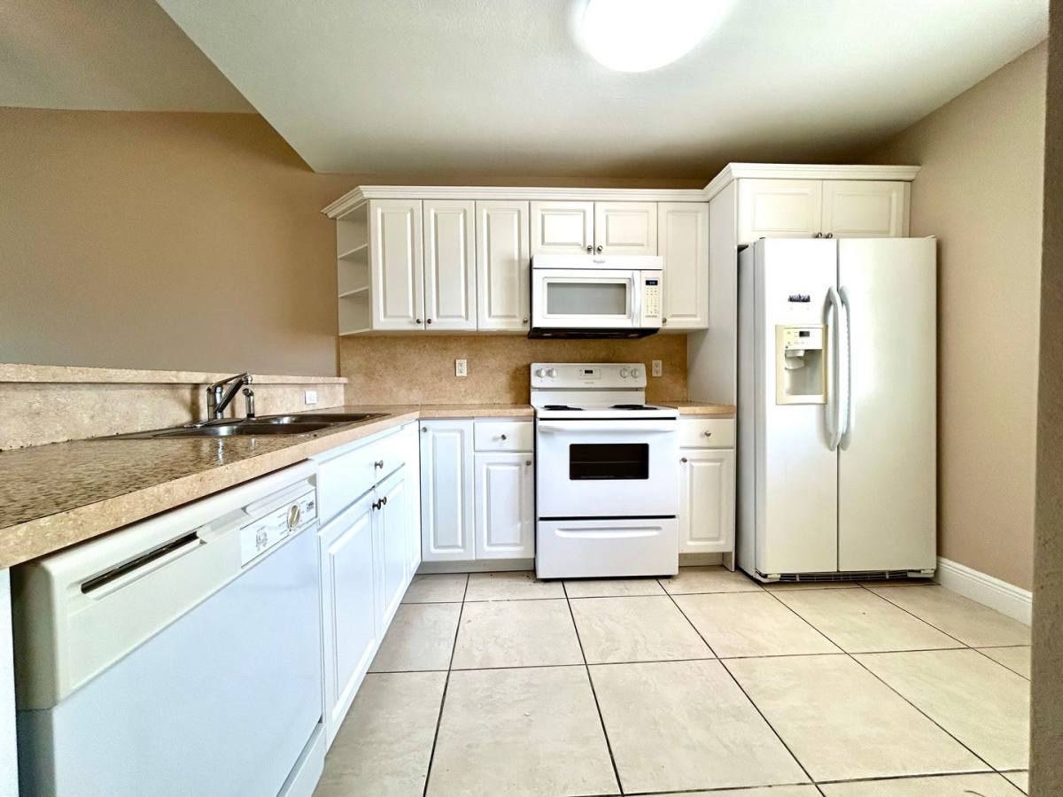 Apartment for rent at 4120 Skyline Blvd, Cape Coral, FL 33914