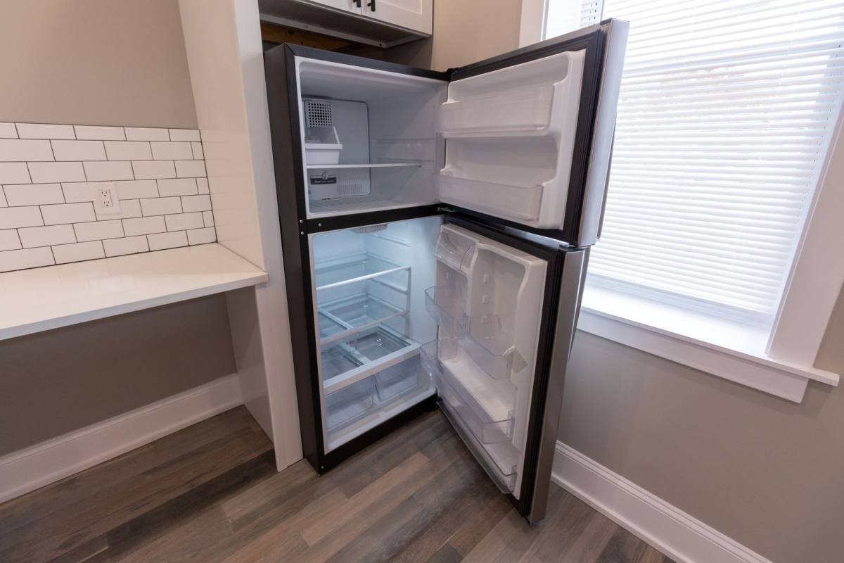 Apartment for rent at 2850 W Barry Ave, Chicago, IL 60618