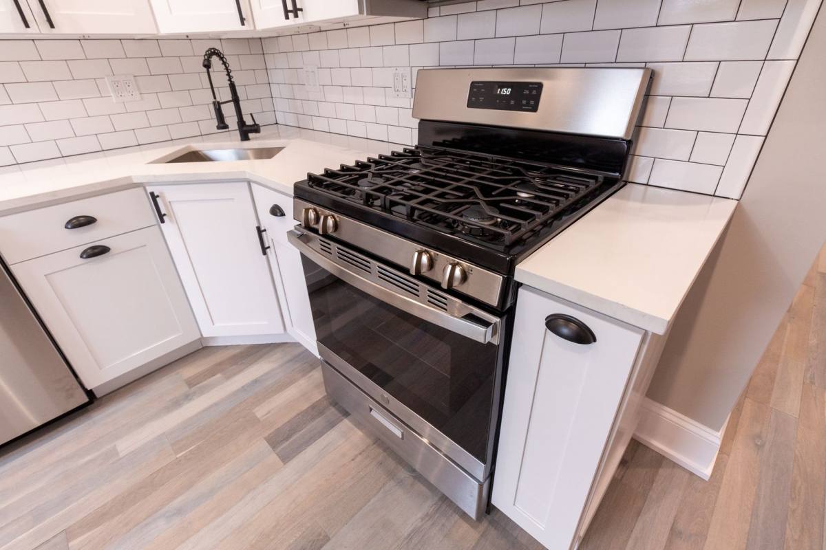 Apartment for rent at 2850 W Barry Ave, Chicago, IL 60618