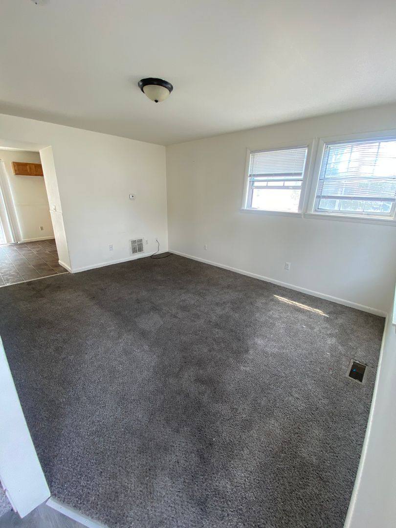 Apartment for rent at 400 W College, Carbondale, IL 62901