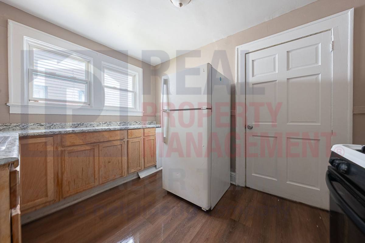 Apartment for rent at 15714 Huntmere Ave, Cleveland, OH 44110